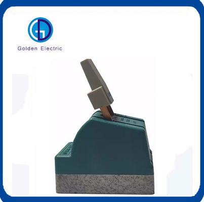 Grounding 2p 32A Single Throw Changeover Knife Switch 250V Isolator Switch for Retail